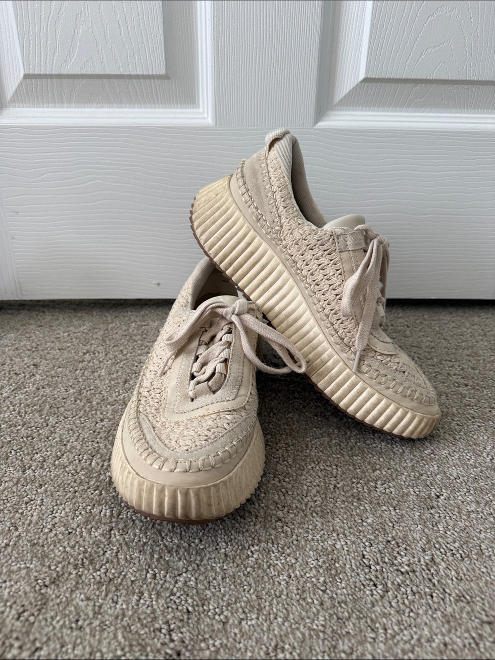 Dolce vita Neutral Cream Lace-Up Casual Sneakers